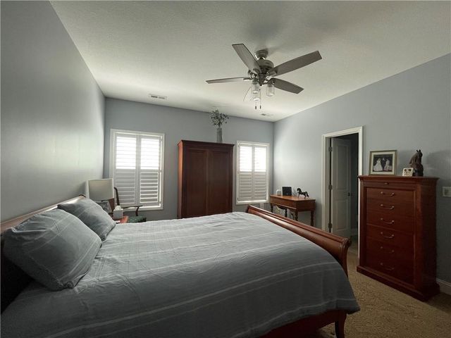 933 Redbuck Circle, Lee's Summit, MO 64081