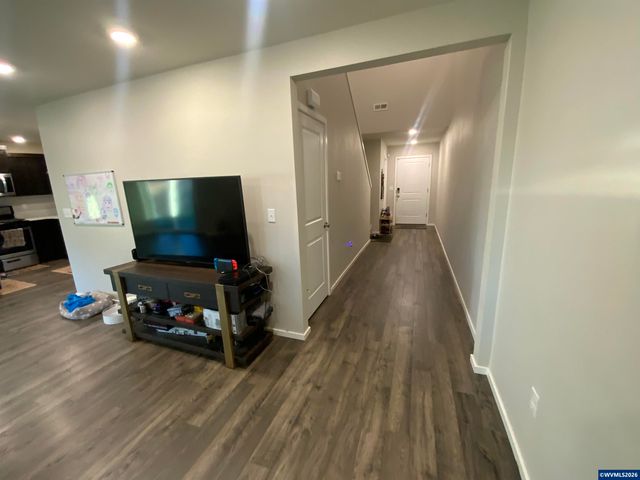 4777 Navigation Av NE, Salem, OR 97305