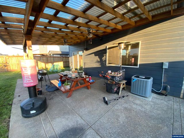 4777 Navigation Av NE, Salem, OR 97305