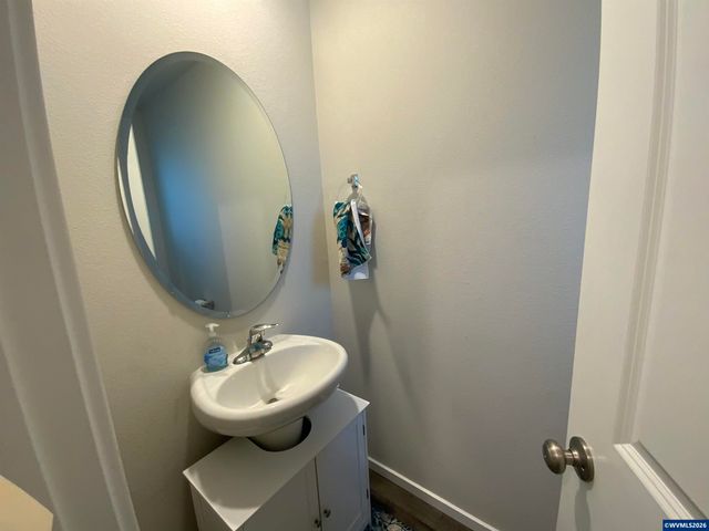 4777 Navigation Av NE, Salem, OR 97305