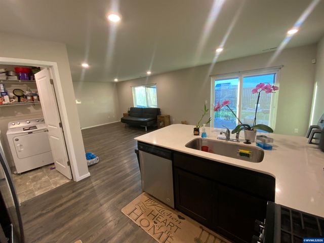4777 Navigation Av NE, Salem, OR 97305