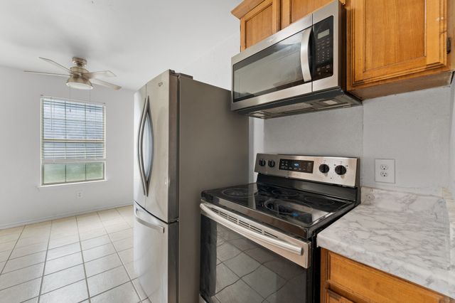 700 Poindexter Avenue, Cleburne, TX 76033