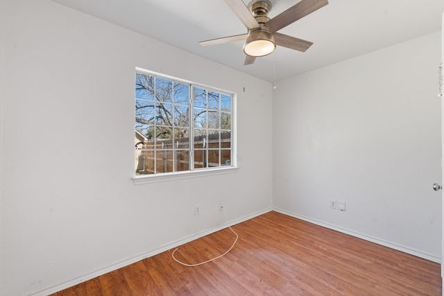 700 Poindexter Avenue, Cleburne, TX 76033