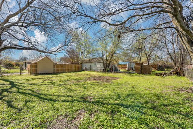 700 Poindexter Avenue, Cleburne, TX 76033