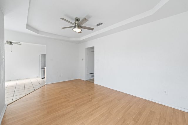 700 Poindexter Avenue, Cleburne, TX 76033