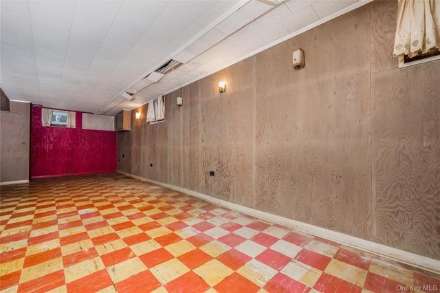 7812 79th Street, Glendale, NY 11385