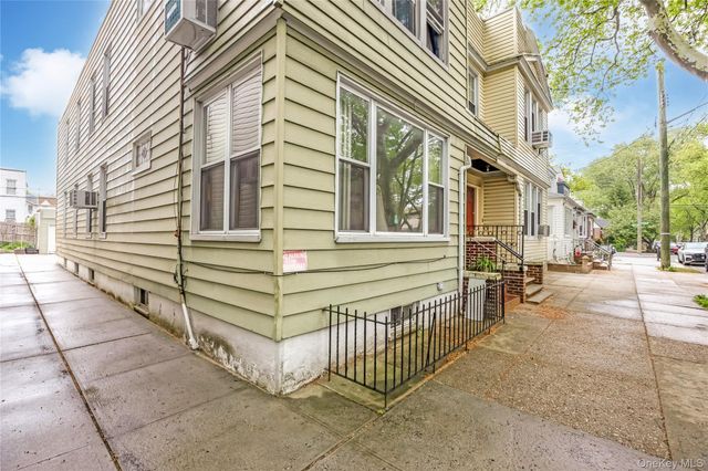 7812 79th Street, Glendale, NY 11385