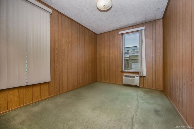 7812 79th Street, Glendale, NY 11385