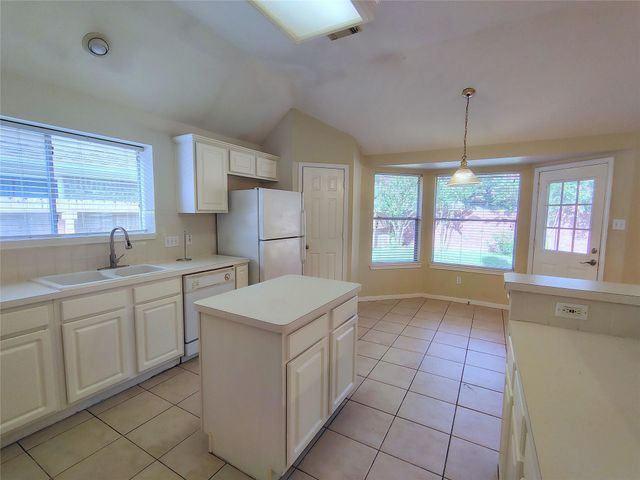 818 Presley Way, Sugar Land, TX 77479