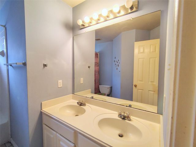 818 Presley Way, Sugar Land, TX 77479