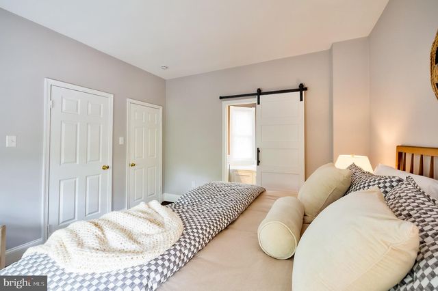 209 11TH STREET, Washington, DC 20002