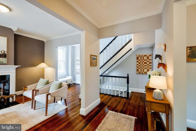 209 11TH STREET, Washington, DC 20002