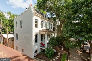 209 11TH STREET, Washington, DC 20002