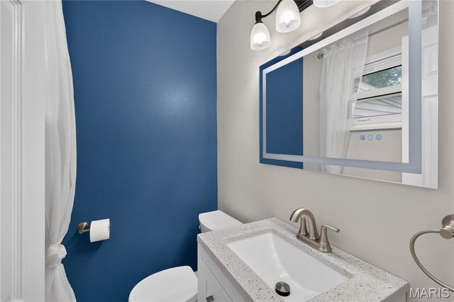12033 Colonial Drive, Maryland Heights, MO 63043