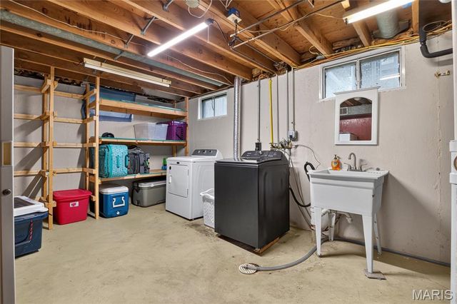 12033 Colonial Drive, Maryland Heights, MO 63043