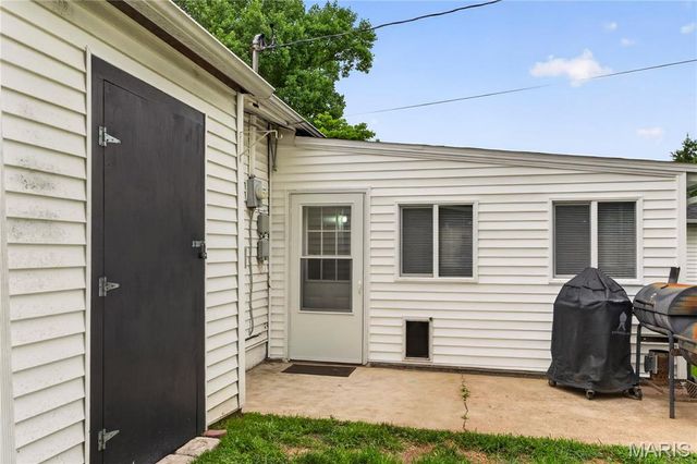 12033 Colonial Drive, Maryland Heights, MO 63043