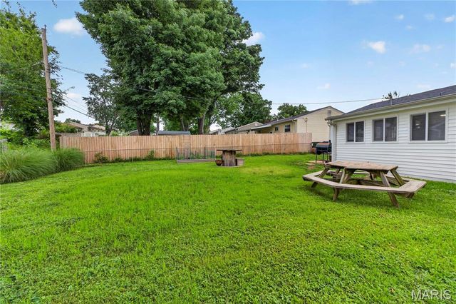 12033 Colonial Drive, Maryland Heights, MO 63043