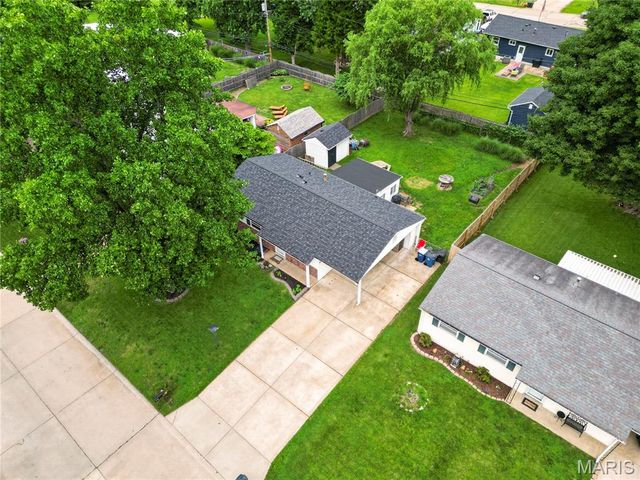 12033 Colonial Drive, Maryland Heights, MO 63043