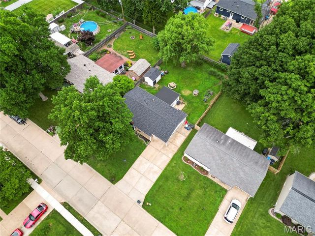 12033 Colonial Drive, Maryland Heights, MO 63043