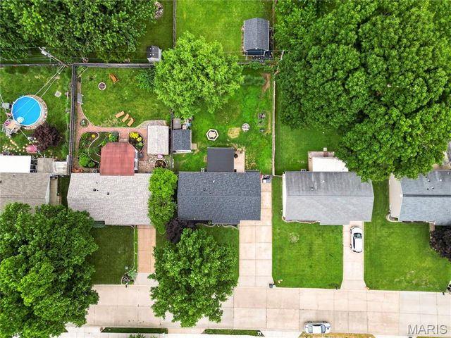 12033 Colonial Drive, Maryland Heights, MO 63043