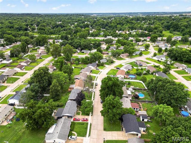 12033 Colonial Drive, Maryland Heights, MO 63043
