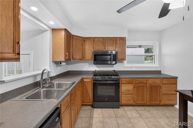 12033 Colonial Drive, Maryland Heights, MO 63043