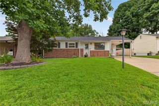 12033 Colonial Drive, Maryland Heights, MO 63043