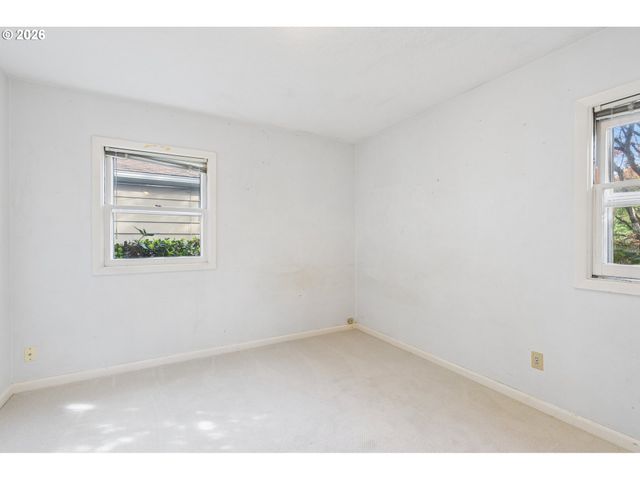 4020 Se LEXINGTON St, Portland, OR 97202