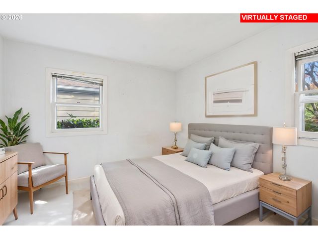 4020 Se LEXINGTON St, Portland, OR 97202
