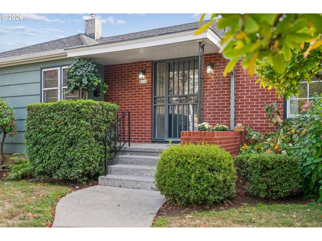 4020 Se LEXINGTON St, Portland, OR 97202