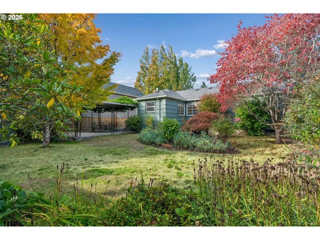 4020 Se LEXINGTON St, Portland, OR 97202