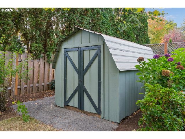 4020 Se LEXINGTON St, Portland, OR 97202