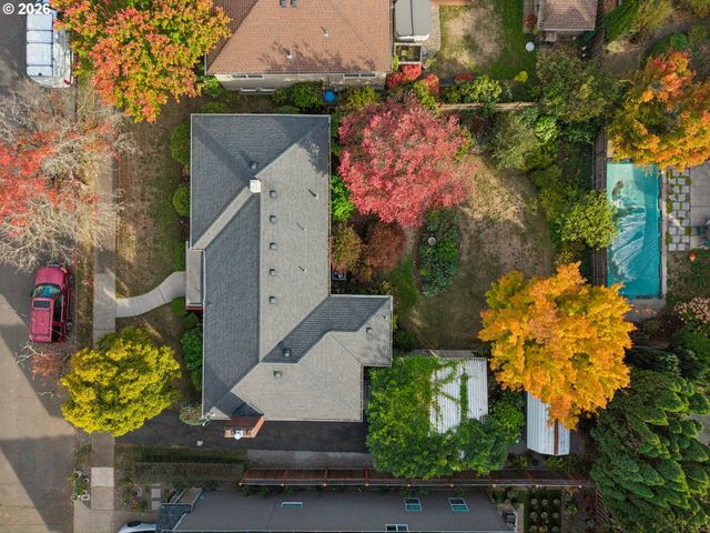 4020 Se LEXINGTON St, Portland, OR 97202