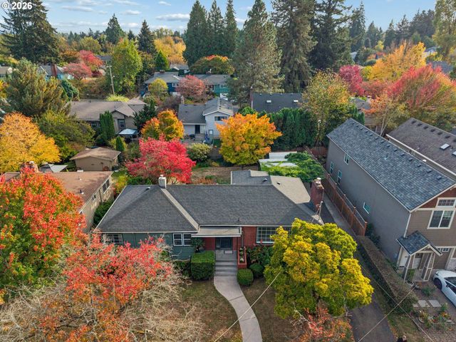 4020 Se LEXINGTON St, Portland, OR 97202