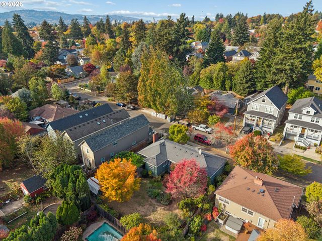 4020 Se LEXINGTON St, Portland, OR 97202