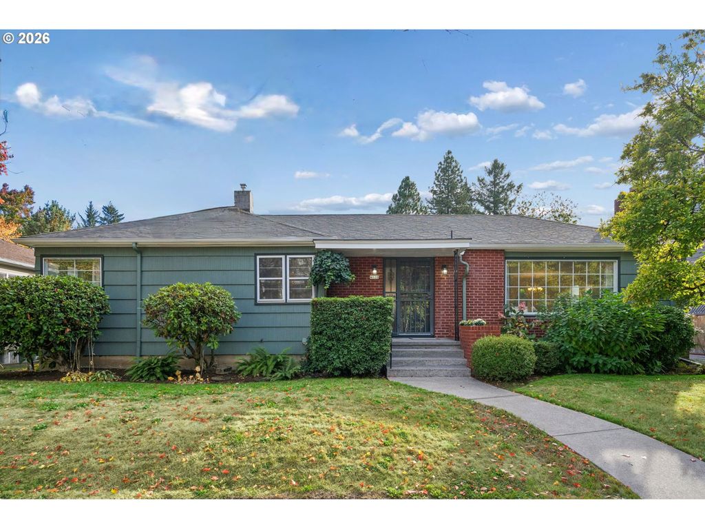 4020 Se LEXINGTON St, Portland, OR 97202