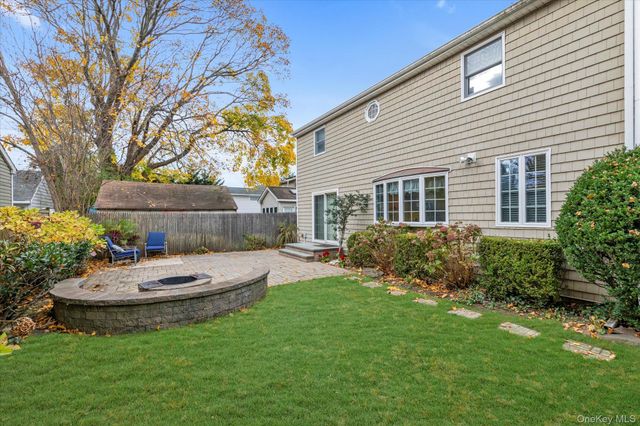 22 Fairview Road W, Massapequa, NY 11758