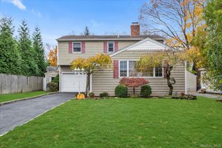 22 Fairview Road W, Massapequa, NY 11758