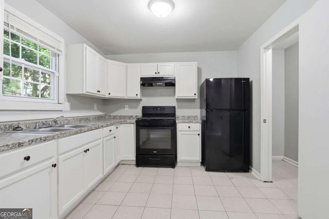 5202 Scarbrough Lane, Stone Mountain, GA 30088