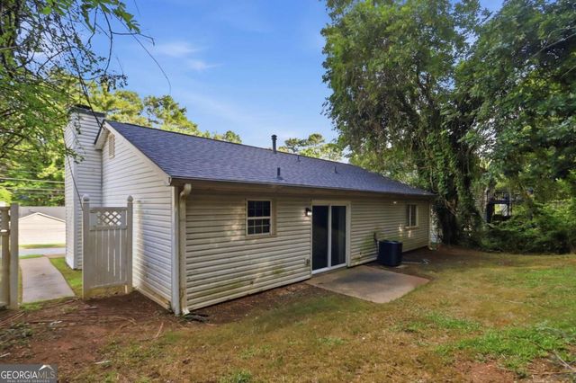 5202 Scarbrough Lane, Stone Mountain, GA 30088