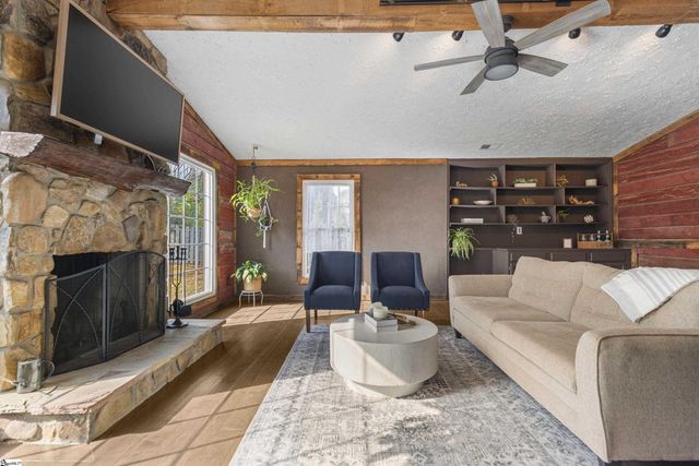 102 Harts Lane, Simpsonville, SC 29681