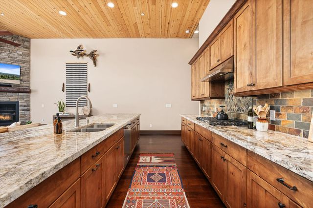 42298 Majestic Lane, Shaver Lake, CA 93664