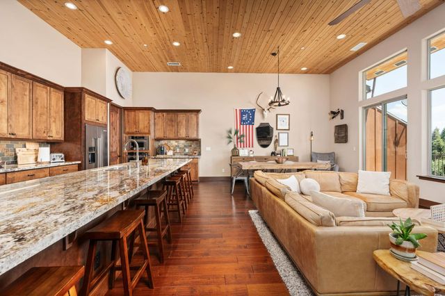 42298 Majestic Lane, Shaver Lake, CA 93664