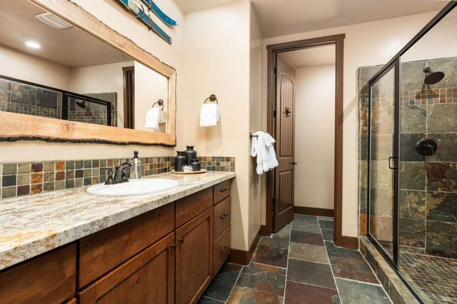 42298 Majestic Lane, Shaver Lake, CA 93664