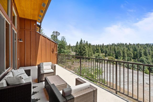 42298 Majestic Lane, Shaver Lake, CA 93664