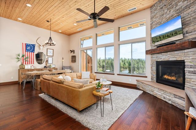 42298 Majestic Lane, Shaver Lake, CA 93664