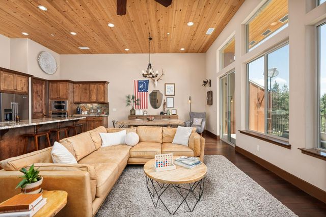 42298 Majestic Lane, Shaver Lake, CA 93664