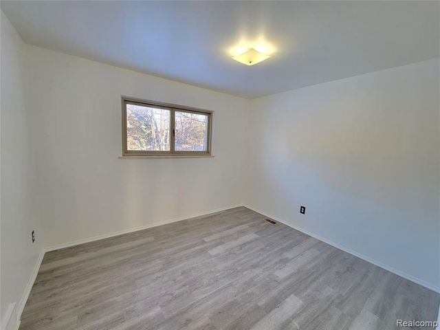 26466 Richard Drive, Warren, MI 48089