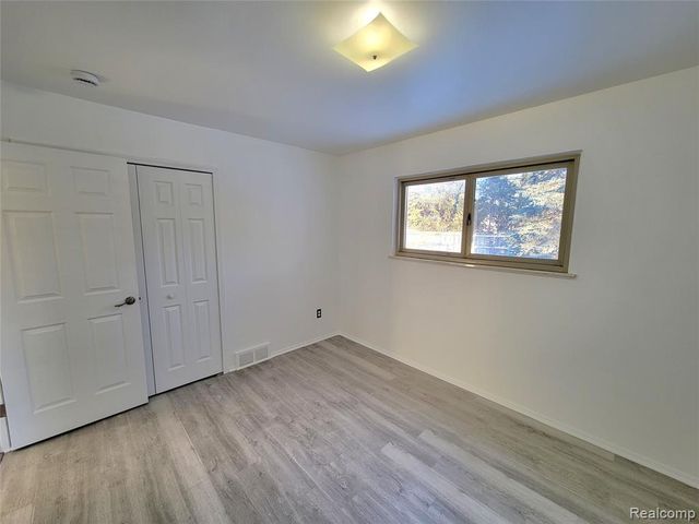 26466 Richard Drive, Warren, MI 48089