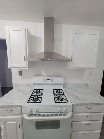 26466 Richard Drive, Warren, MI 48089